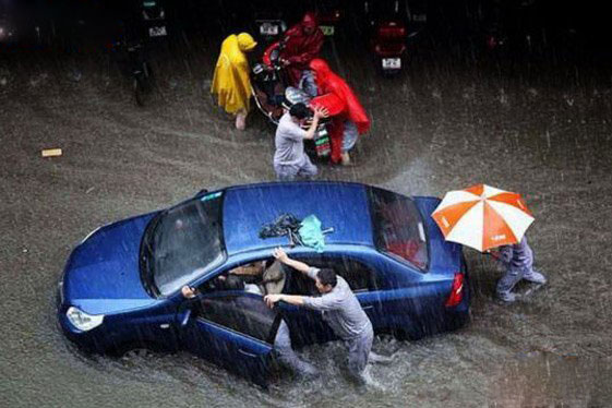 雨季来临 电动汽车涉水及保养操作指南